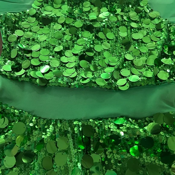 Revolution Emerald Green Sequin Performance Dress - Picture 3 of 6